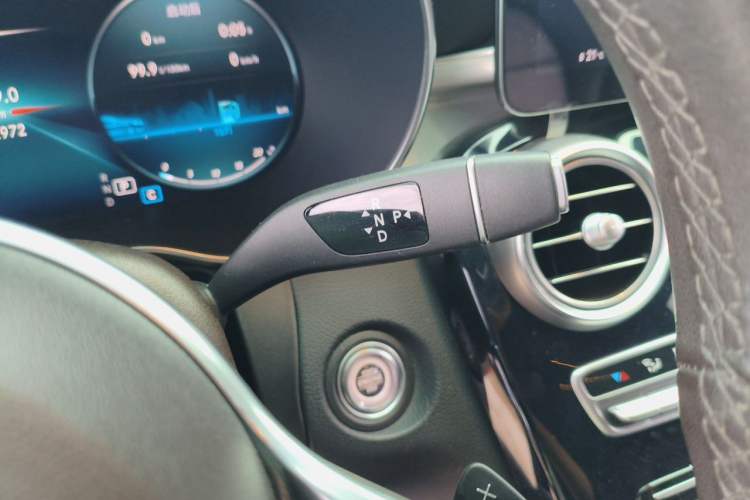 Used Mercedes-Benz GLC 2020 Facelift GLC 260 L 4MATIC Luxury Edition Gear Lever