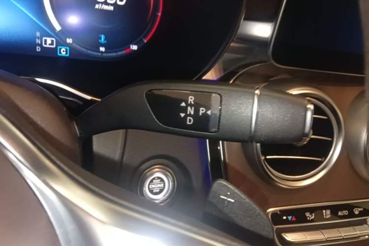Used Mercedes-Benz GLC 2020 GLC 300 L 4MATIC Dynamic Edition Gear Lever