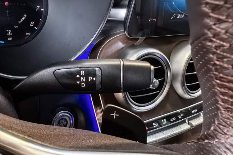 Used Mercedes-Benz GLC 2020 Facelift GLC 260 L 4MATIC Luxury Edition Gear Lever