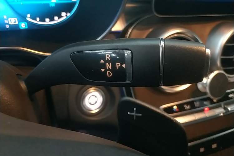 Used Mercedes-Benz GLC 2020 GLC 300 L 4MATIC Dynamic Edition Gear Lever