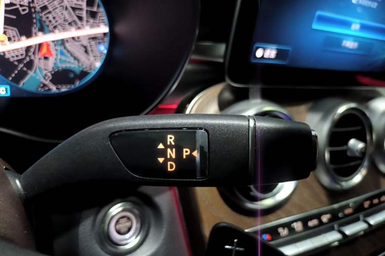 Used Mercedes-Benz GLC 2020 GLC 300 L 4MATIC Dynamic Edition Gear Lever