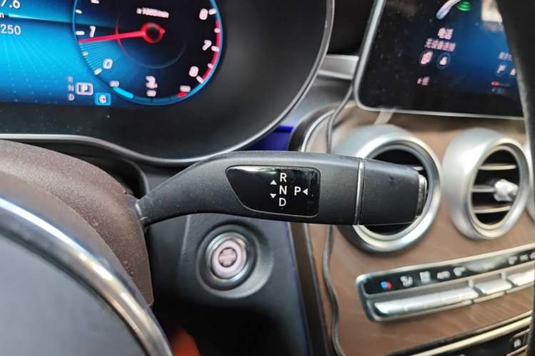 Used Mercedes-Benz GLC 2020 GLC 300 L 4MATIC Dynamic Edition Gear Lever