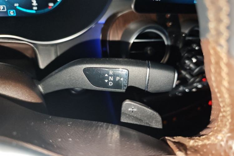 Used Mercedes-Benz GLC 2020 Facelift GLC 300 L 4MATIC Dynamic Edition Gear Lever