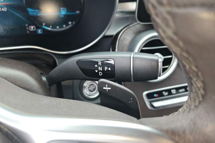 Used Mercedes-Benz GLC 2020 Facelift GLC 260 L 4MATIC Luxury Edition Gear Lever