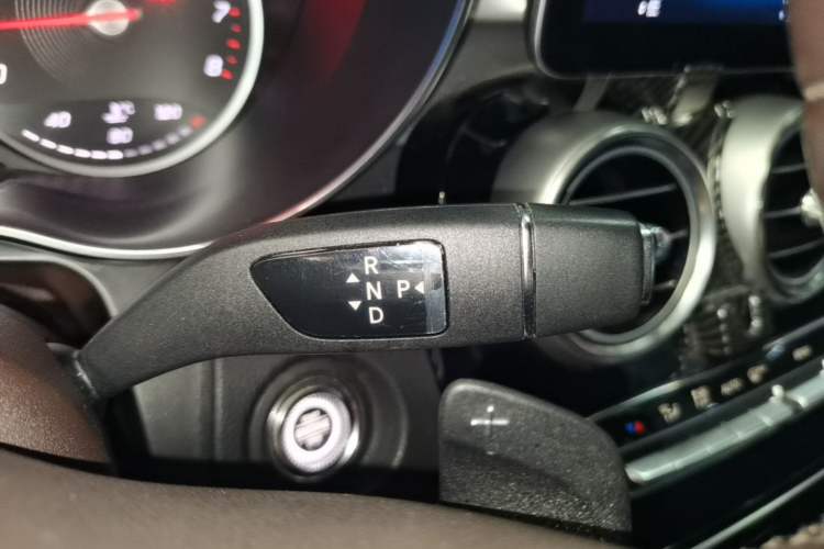 Used Mercedes-Benz GLC 2020 GLC 260 L 4MATIC Dynamic Model Gear Lever