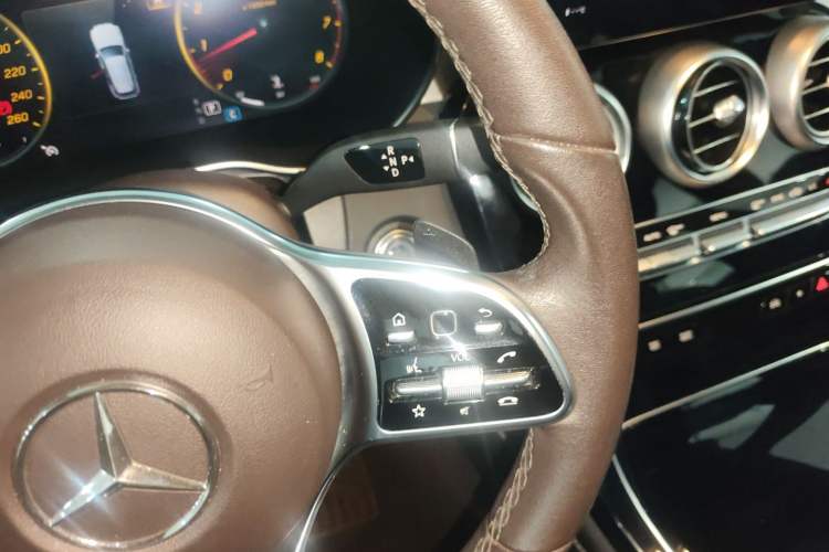 Used Mercedes-Benz GLC 2020 Facelifted GLC 260 L 4MATIC Dynamic Edition Gear Lever