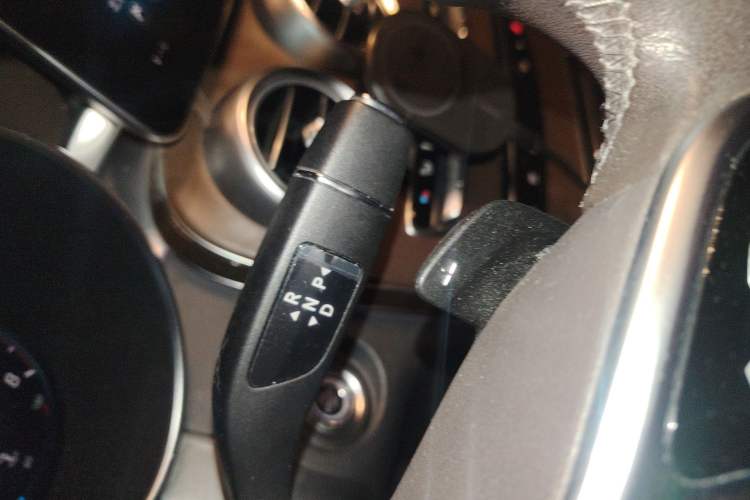 Used Mercedes-Benz GLC 2020 GLC 260 L 4MATIC Luxury Model Gear Lever