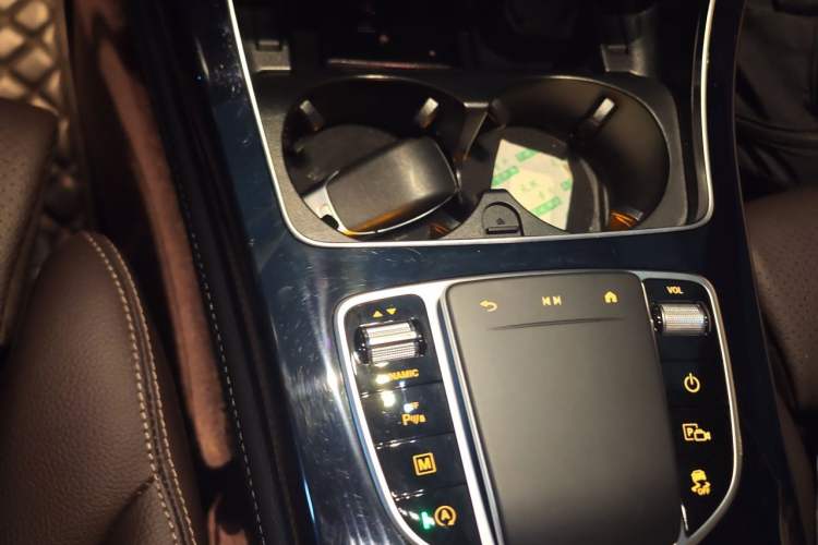 Used Mercedes-Benz GLC 2020 Facelifted GLC 260 L 4MATIC Dynamic Edition Gear Lever