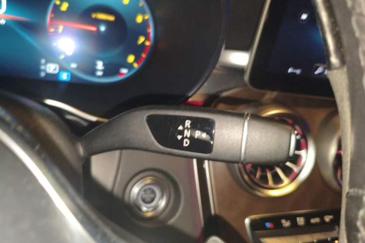 Used Mercedes-Benz GLC 2020 GLC 300 L 4MATIC Dynamic Edition Gear Lever