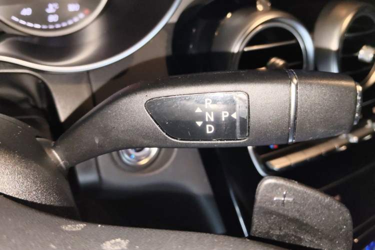 Used Mercedes-Benz GLC 2020 GLC 260 L 4MATIC Dynamic Model Gear Lever