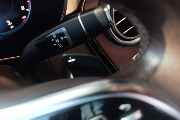 Used Mercedes-Benz GLC 2020 GLC 300 L 4MATIC Dynamic Edition Gear Lever
