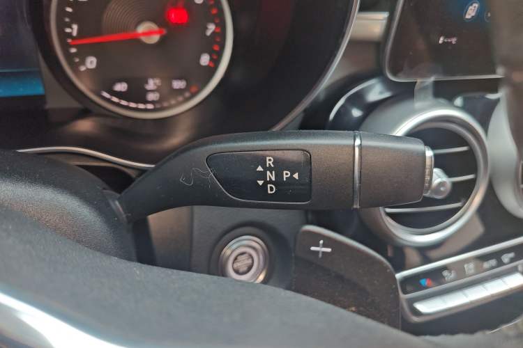 Used Mercedes-Benz GLC 2020 GLC 260 L 4MATIC Dynamic Model Gear Lever