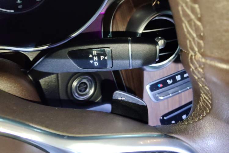 Used Mercedes-Benz GLC 2020 Facelifted GLC 300 L 4MATIC Luxury Edition Gear Lever
