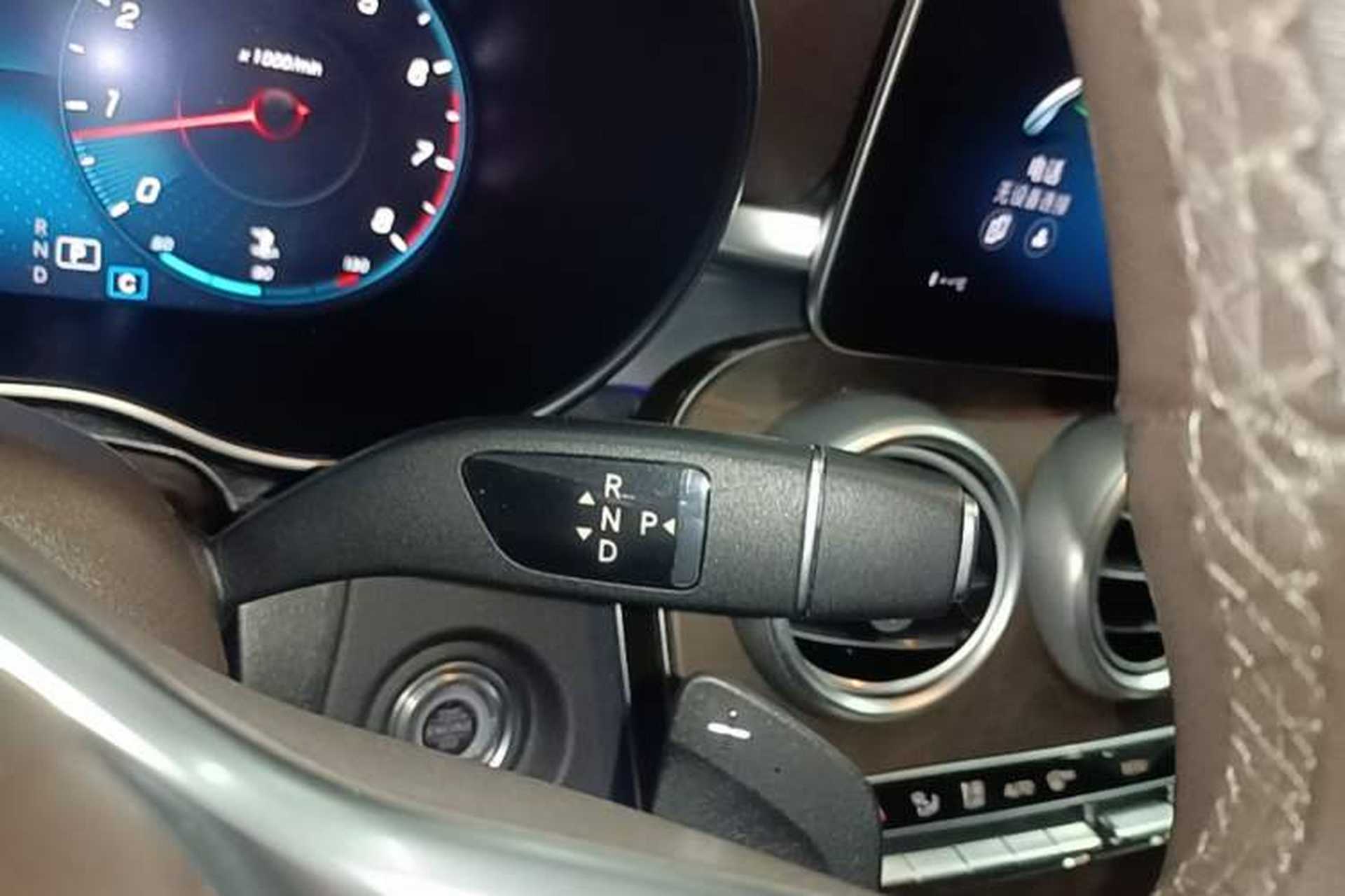 Used Mercedes-Benz GLC 2020 Facelift GLC 260 L 4MATIC Luxury Edition Gear Lever