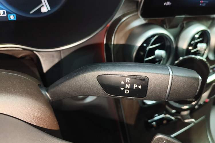Used Mercedes-Benz GLC 2020 Facelift GLC 300 L 4MATIC Dynamic Edition Gear Lever