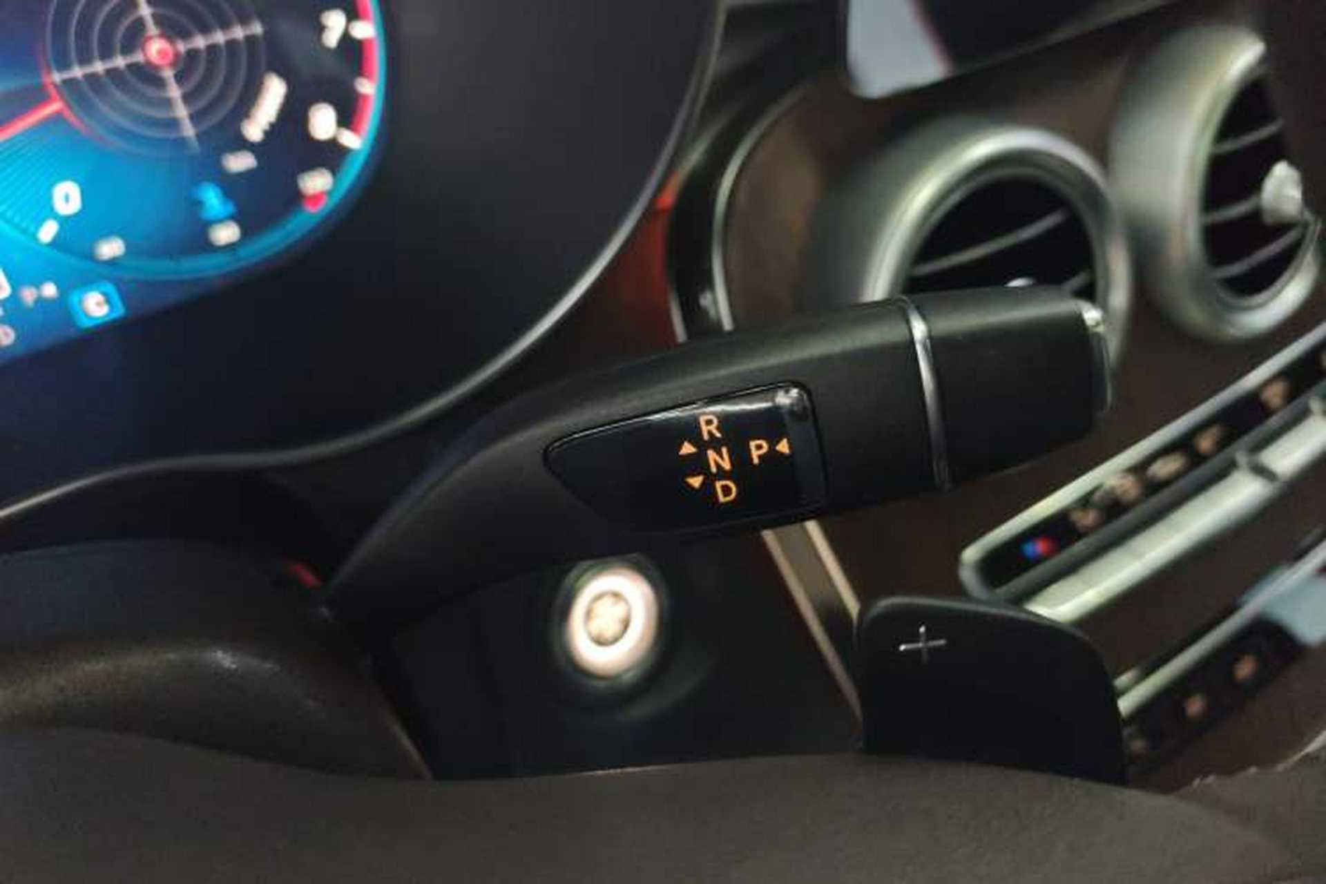 Used Mercedes-Benz GLC 2020 GLC 300 L 4MATIC Dynamic Edition Gear Lever