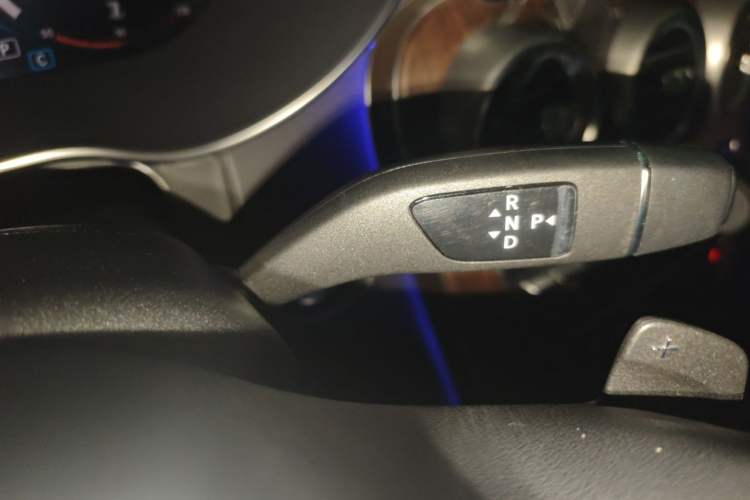 Used Mercedes-Benz GLC 2020 Facelifted GLC 300 L 4MATIC Luxury Edition Gear Lever