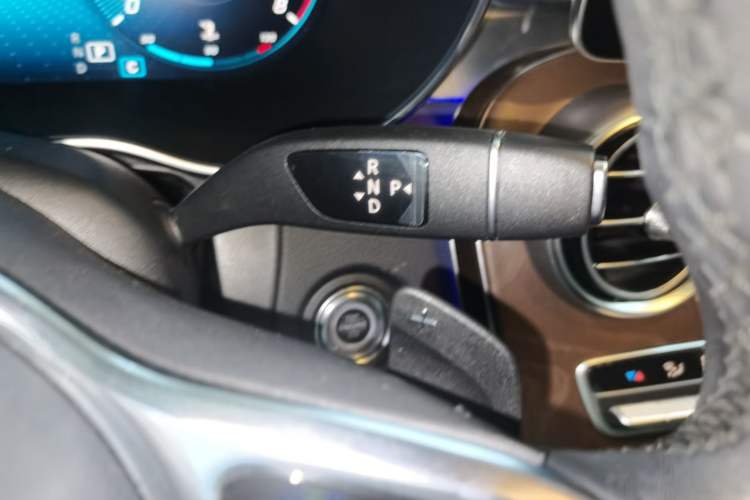 Used Mercedes-Benz GLC 2020 GLC 300 L 4MATIC Dynamic Edition Gear Lever