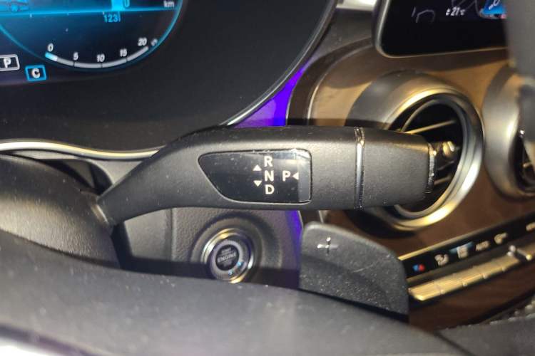Used Mercedes-Benz GLC 2020 GLC 300 L 4MATIC Dynamic Edition Gear Lever
