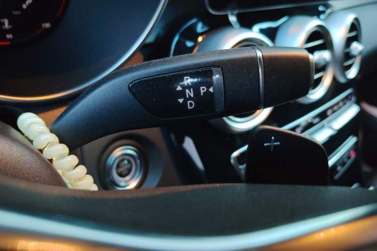 Used Mercedes-Benz GLC 2020 Facelifted GLC 260 L 4MATIC Dynamic Edition Gear Lever