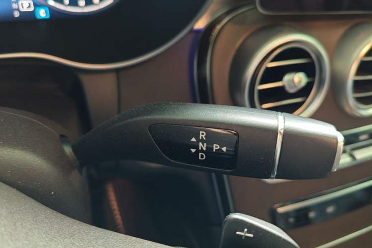 Used Mercedes-Benz GLC 2020 GLC 260 L 4MATIC Luxury Model Gear Lever