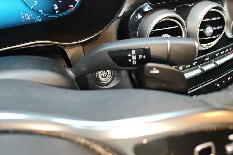 Used Mercedes-Benz GLC 2020 Facelifted GLC 260 L 4MATIC Dynamic Edition Gear Lever