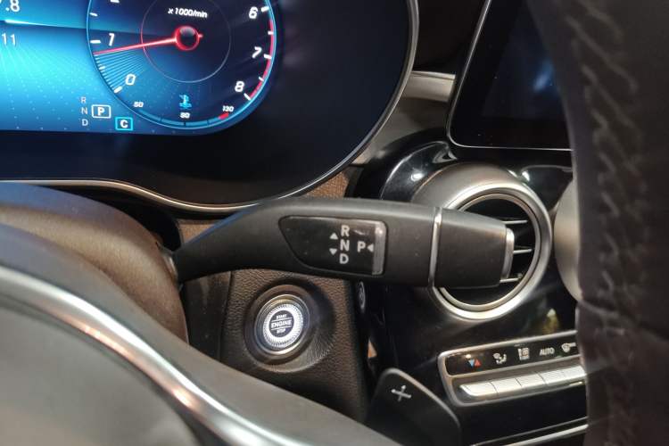 Used Mercedes-Benz GLC 2020 Facelifted GLC 260 L 4MATIC Dynamic Edition Gear Lever
