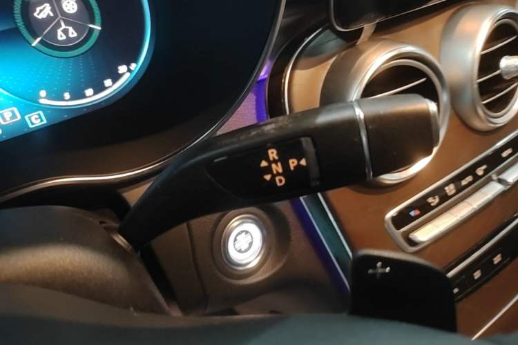 Used Mercedes-Benz GLC 2020 GLC 300 L 4MATIC Dynamic Edition Gear Lever