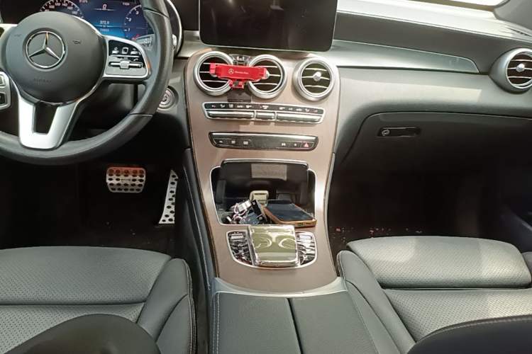 Used Mercedes-Benz GLC 2020 Facelift GLC 300 L 4MATIC Dynamic Edition Gear Lever