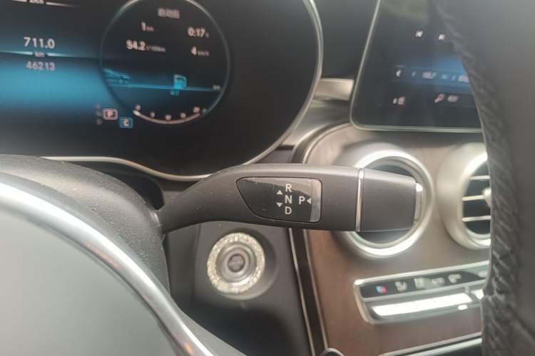 Used Mercedes-Benz GLC 2020 Facelift GLC 260 L 4MATIC Luxury Edition Gear Lever