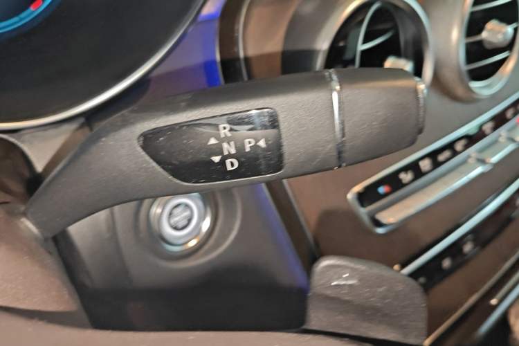 Used Mercedes-Benz GLC 2020 Facelift GLC 300 L 4MATIC Dynamic Edition Gear Lever
