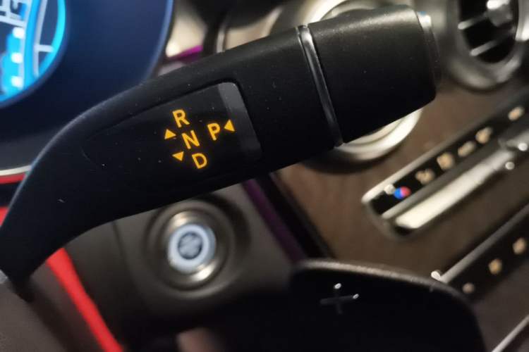 Used Mercedes-Benz GLC 2020 GLC 260 L 4MATIC Luxury Model Gear Lever