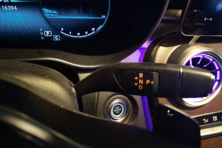 Used Mercedes-Benz GLC 2020 GLC 300 L 4MATIC Dynamic Edition Gear Lever