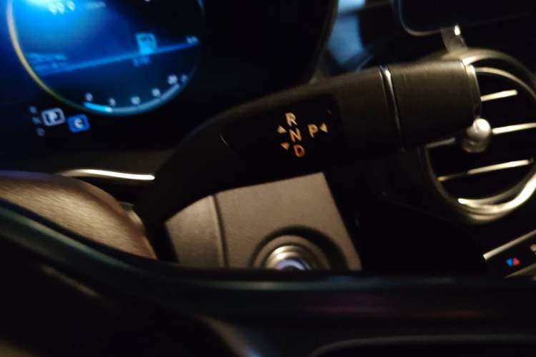 Used Mercedes-Benz GLC 2020 Facelifted GLC 260 L 4MATIC Dynamic Edition Gear Lever