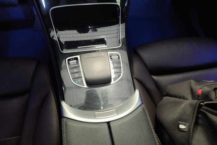 Used Mercedes-Benz GLC 2020 Facelifted GLC 260 L 4MATIC Dynamic Edition Gear Lever