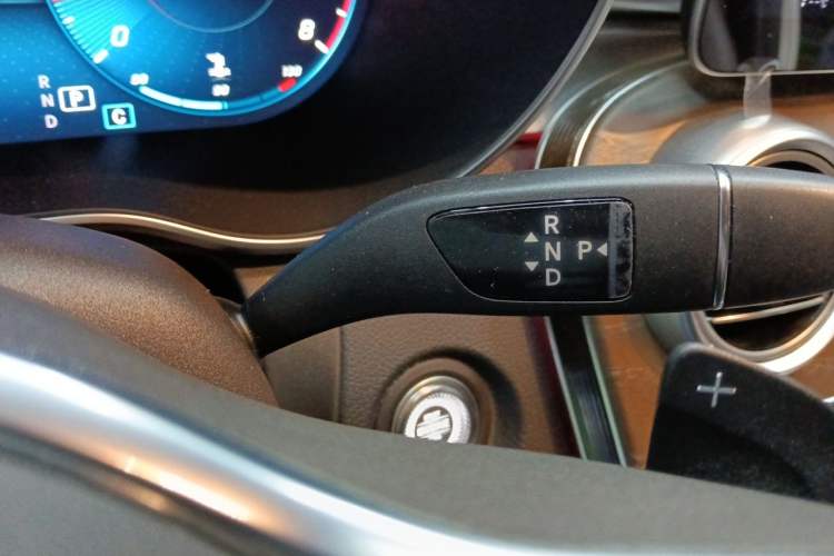 Used Mercedes-Benz GLC 2020 GLC 300 L 4MATIC Dynamic Edition Gear Lever