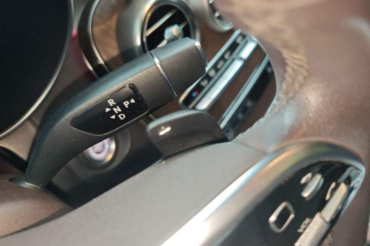 Used Mercedes-Benz GLC 2020 Facelift GLC 300 L 4MATIC Dynamic Edition Gear Lever