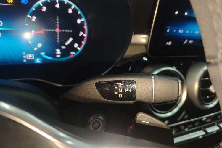 Used Mercedes-Benz GLC 2020 Facelifted GLC 260 L 4MATIC Dynamic Edition Gear Lever