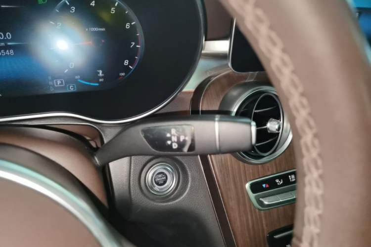 Used Mercedes-Benz GLC 2020 Facelifted GLC 300 L 4MATIC Luxury Edition Gear Lever