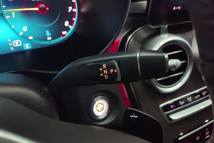 Used Mercedes-Benz GLC 2020 Facelift GLC 260 L 4MATIC Luxury Edition Gear Lever