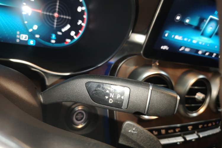 Used Mercedes-Benz GLC 2020 Facelift GLC 300 L 4MATIC Dynamic Edition Gear Lever