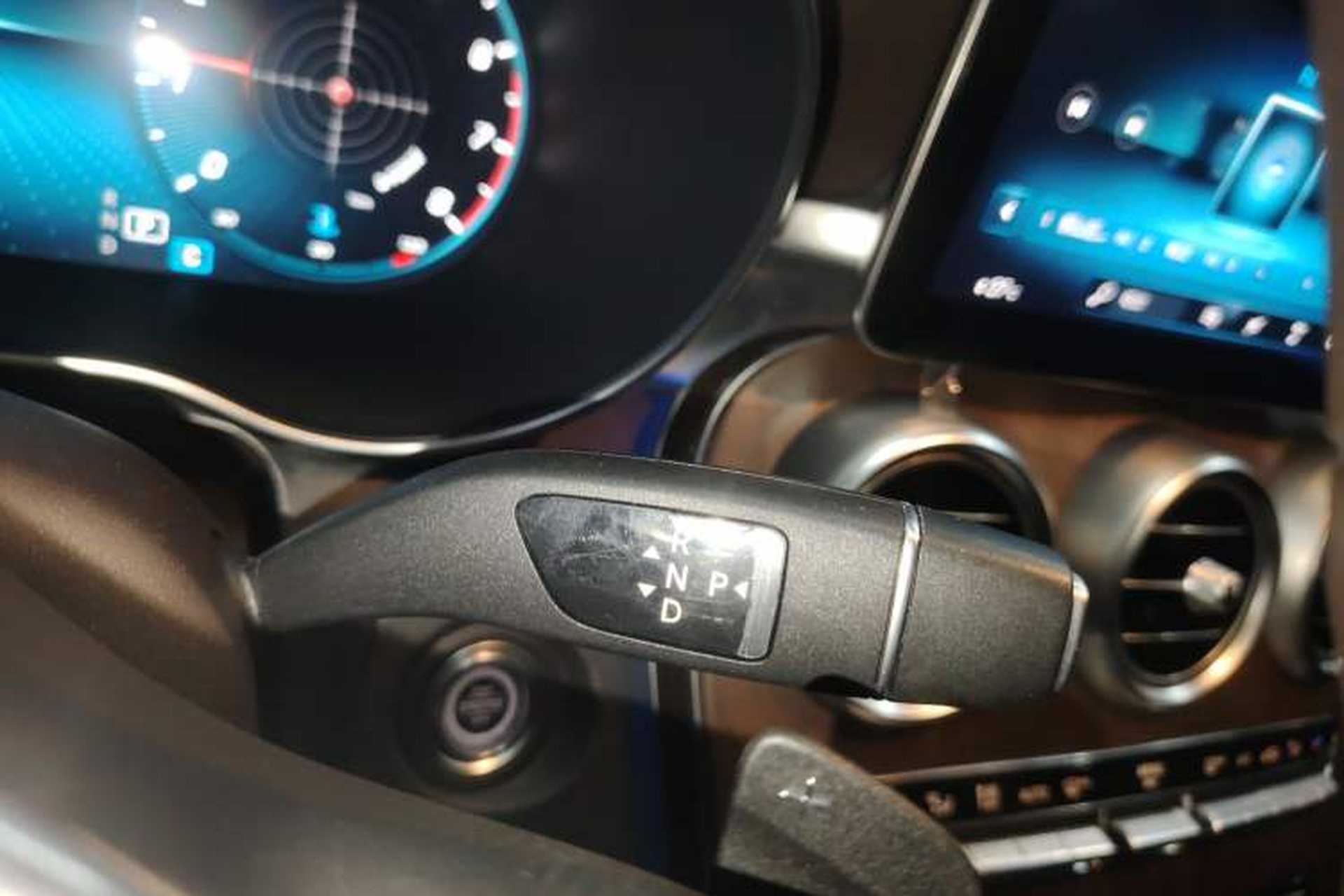 Used Mercedes-Benz GLC 2020 Facelift GLC 300 L 4MATIC Dynamic Edition Gear Lever