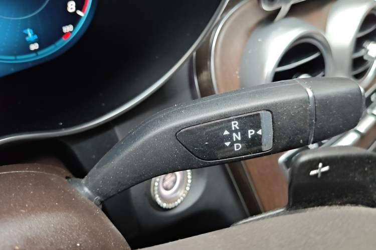 Used Mercedes-Benz GLC 2020 Facelift GLC 260 L 4MATIC Luxury Edition Gear Lever