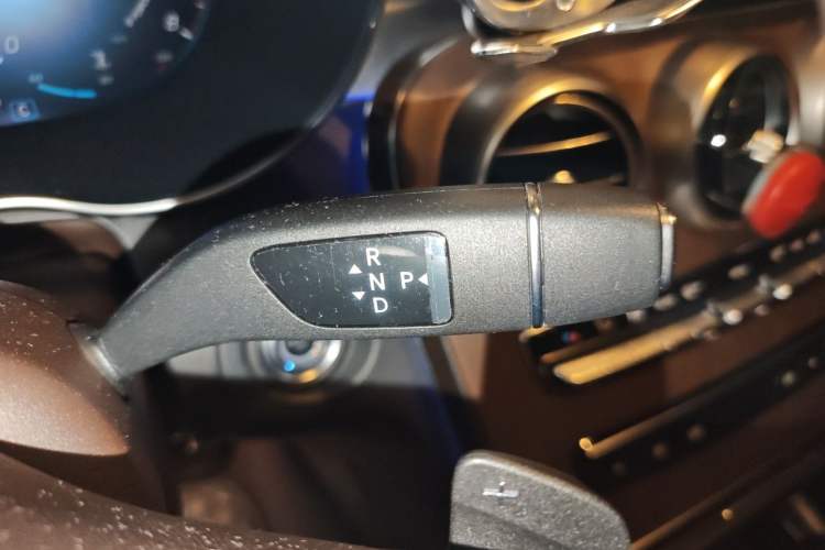 Used Mercedes-Benz GLC 2020 GLC 260 L 4MATIC Luxury Model Gear Lever