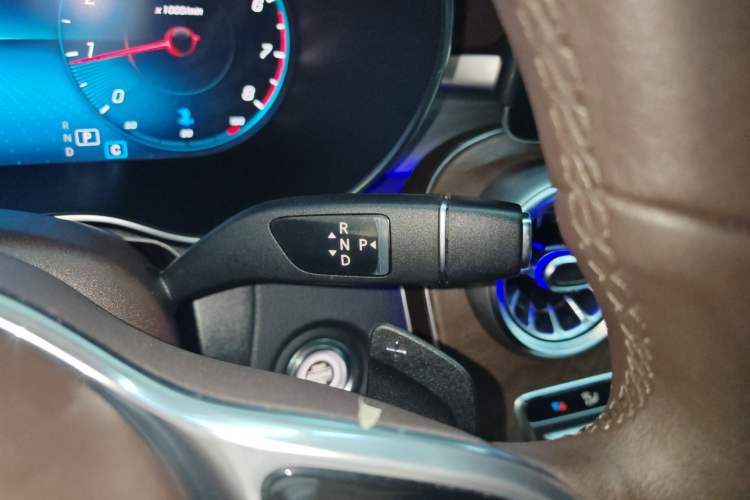 Used Mercedes-Benz GLC 2020 Facelift GLC 260 L 4MATIC Luxury Edition Gear Lever