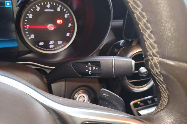 Used Mercedes-Benz GLC 2020 GLC 260 L 4MATIC Dynamic Model Gear Lever