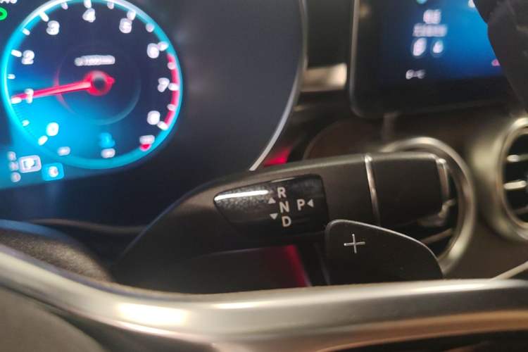 Used Mercedes-Benz GLC 2020 Facelift GLC 300 L 4MATIC Dynamic Edition Gear Lever