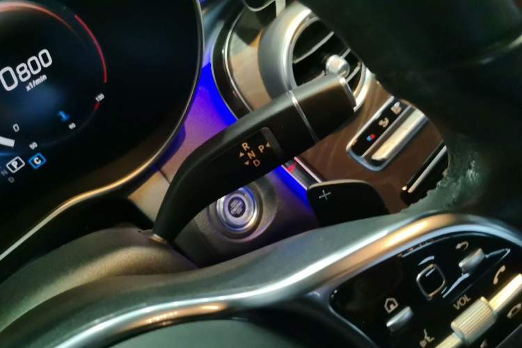 Used Mercedes-Benz GLC 2020 GLC 300 L 4MATIC Dynamic Edition Gear Lever