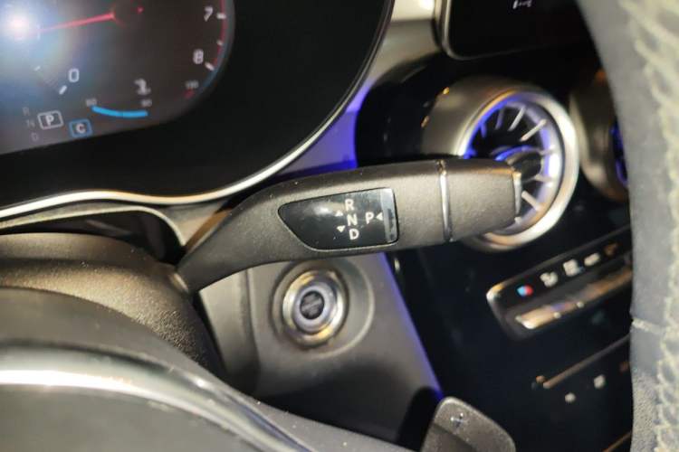 Used Mercedes-Benz GLC 2020 Facelift GLC 260 L 4MATIC Luxury Edition Gear Lever