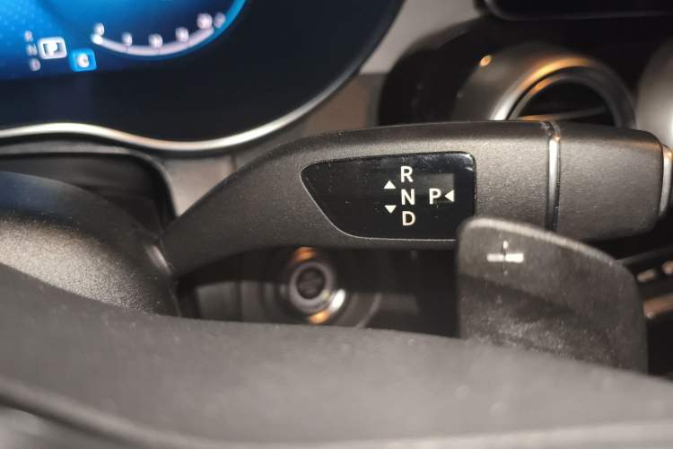 Used Mercedes-Benz GLC 2020 Facelifted GLC 260 L 4MATIC Dynamic Edition Gear Lever